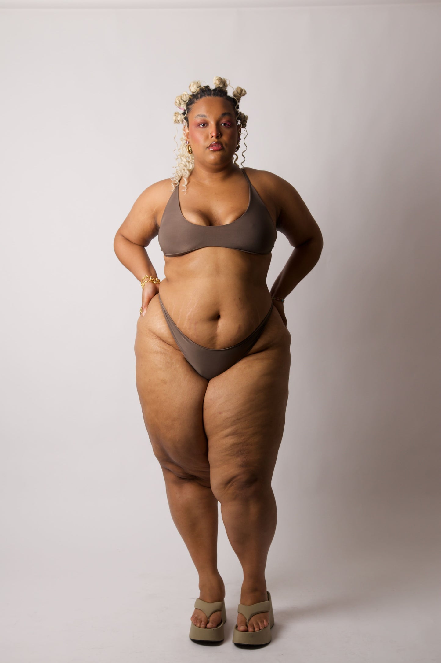 Haut IZA taupe